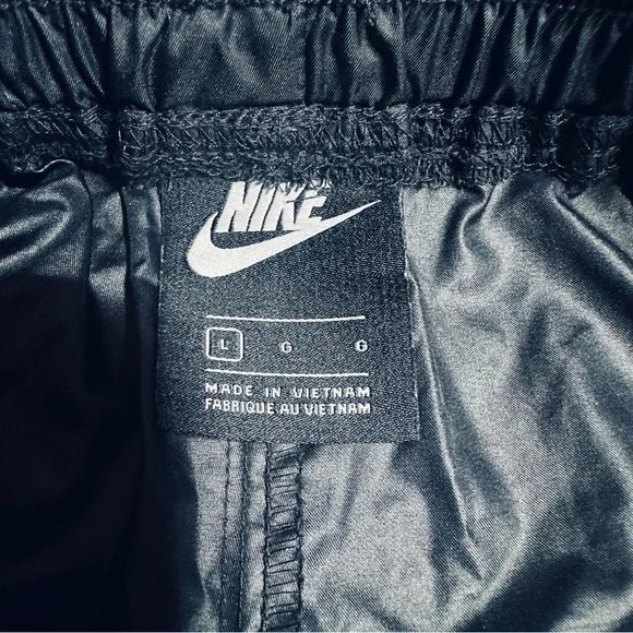 Women’s Nike swoosh black jogger pants - Picture 7 of 14